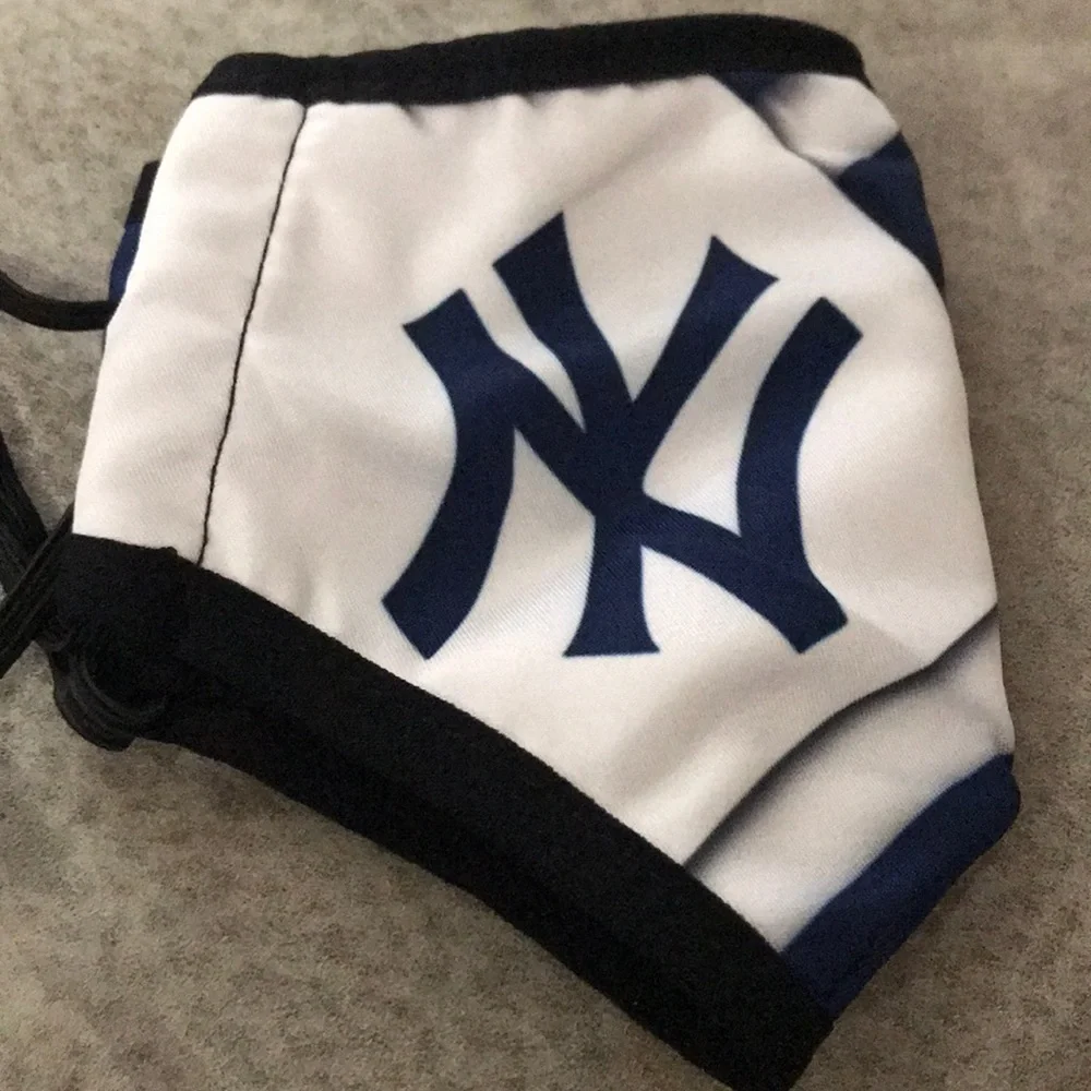 6/$20 New York Yankees face mask
